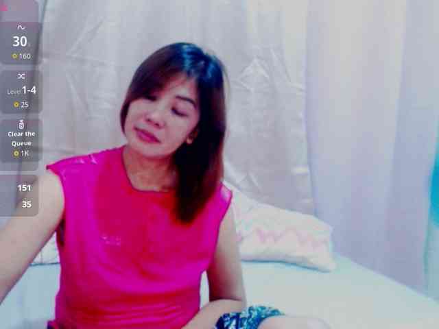 LadyPeach webcam