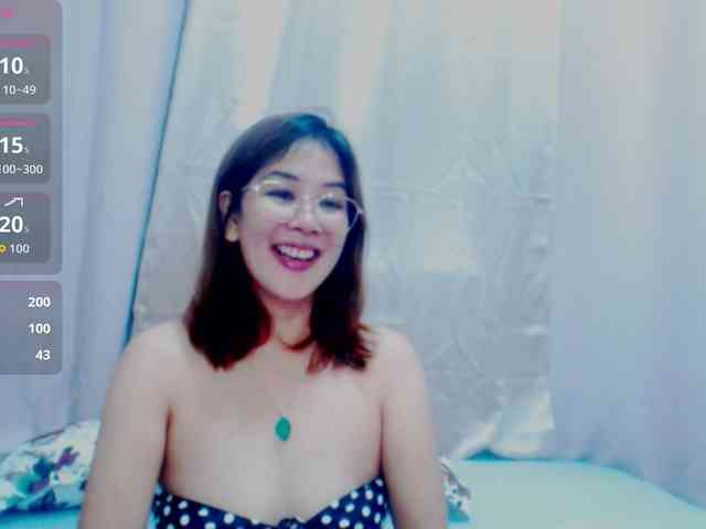 LadyPeach webcam