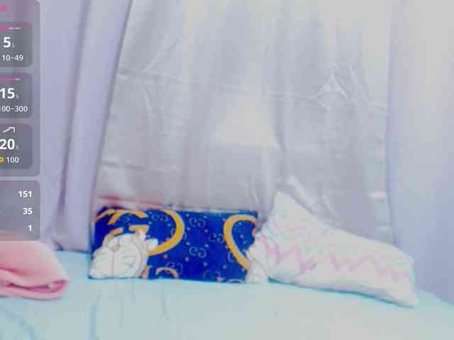 LadyPeach webcam