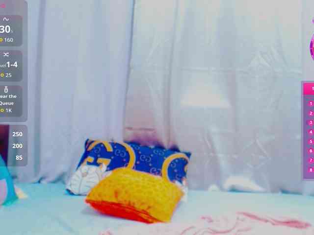 LadyPeach webcam