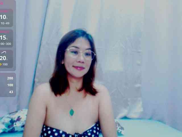 LadyPeach webcam