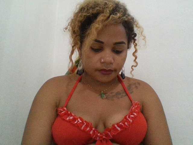 Monica1612 webcam