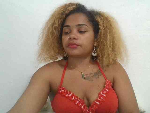 Monica1612 webcam