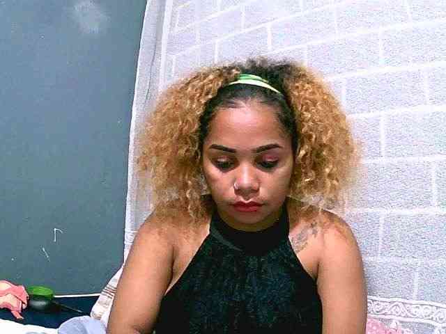 Monica1612 webcam
