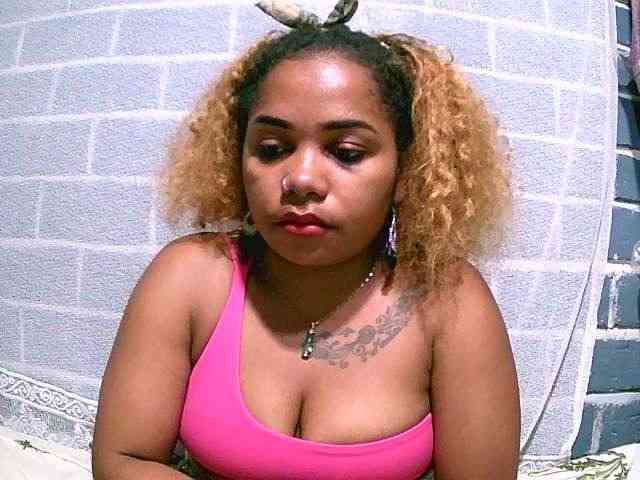 Monica1612 webcam