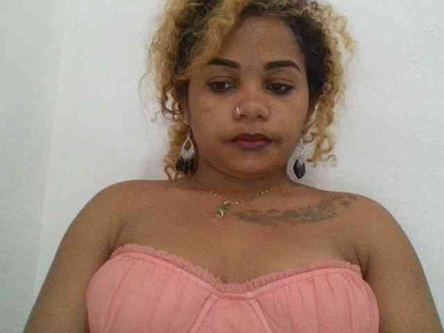 Monica1612 webcam