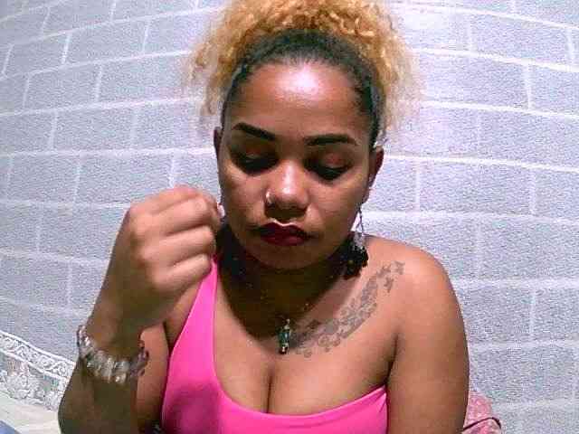 Monica1612 webcam