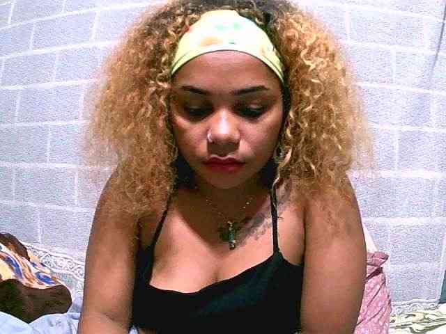 Monica1612 webcam
