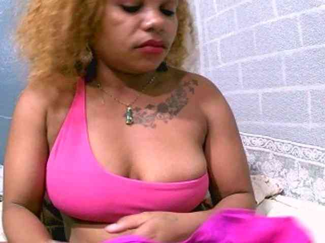 Monica1612 webcam