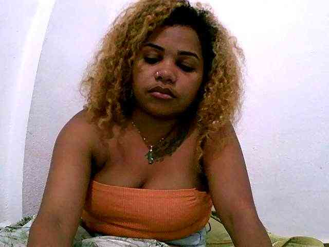 Monica1612 webcam