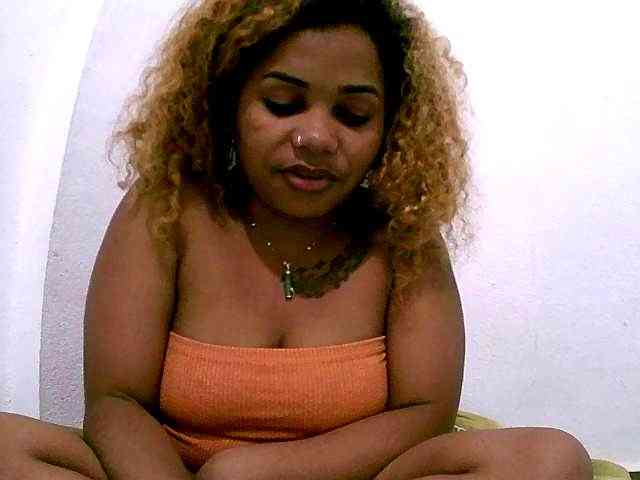 Monica1612 webcam