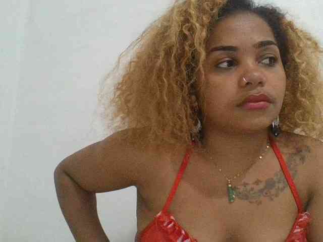 Monica1612 webcam