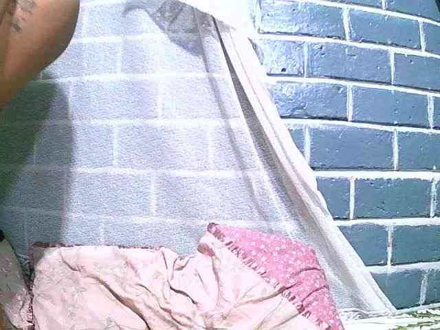 Monica1612 webcam