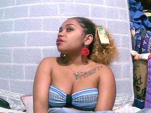 Monica1612 Live Webcam on BongaCams