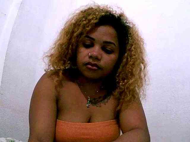 Monica1612 webcam