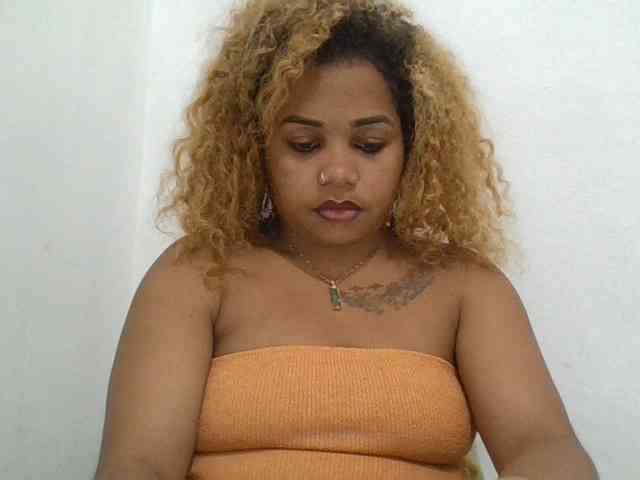 Monica1612 webcam