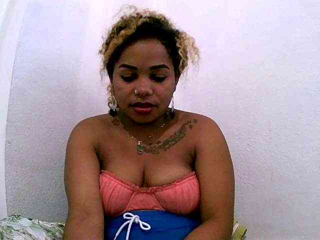 Monica1612 webcam