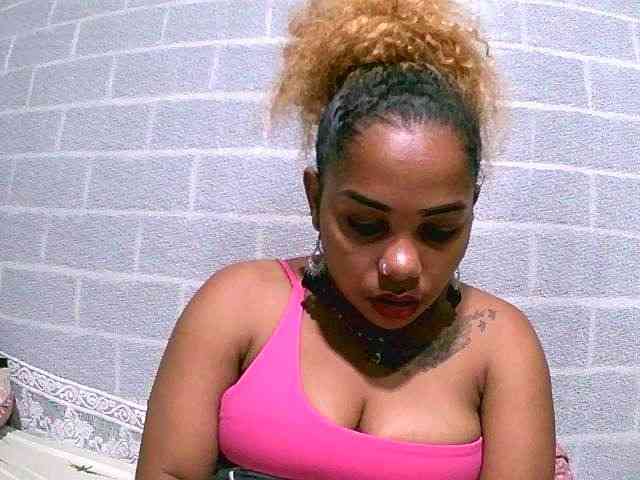 Monica1612 webcam