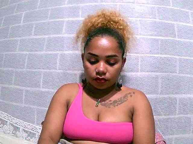 Monica1612 webcam
