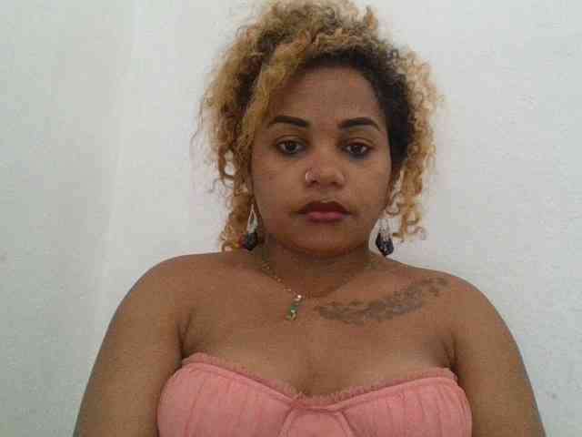 Monica1612 webcam