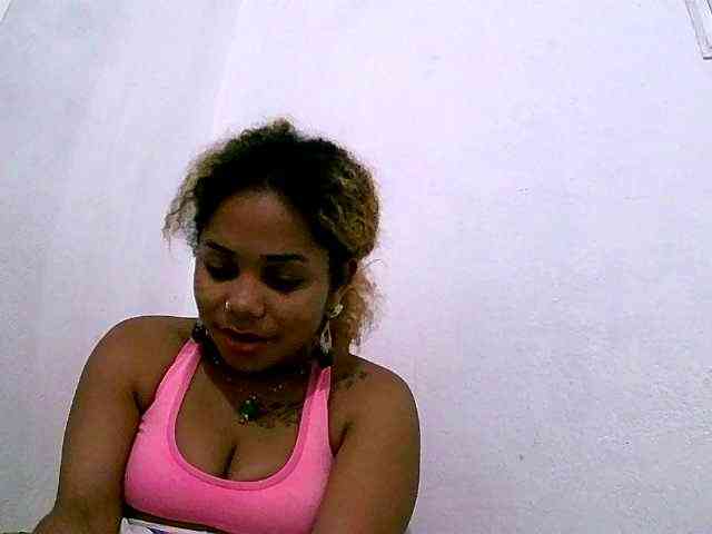 Monica1612 webcam