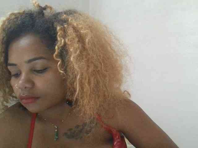 Monica1612 webcam