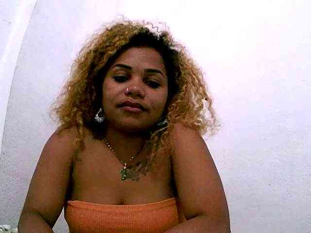 Monica1612 webcam