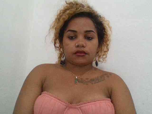 Monica1612 webcam