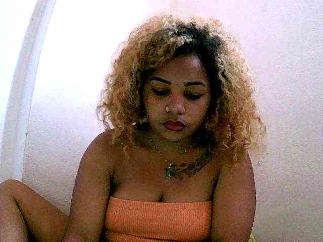 Monica1612 webcam