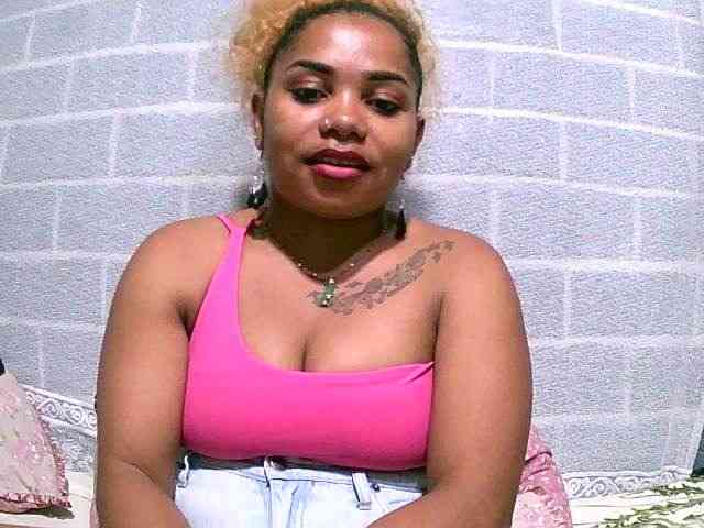 Monica1612 webcam