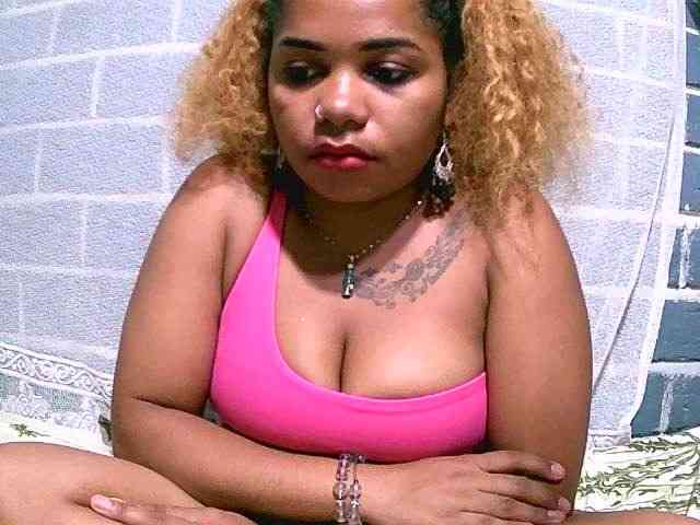 Monica1612 webcam