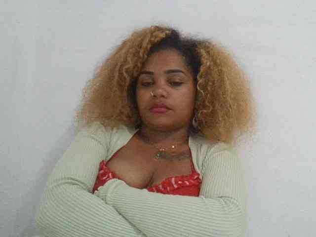 Monica1612 webcam