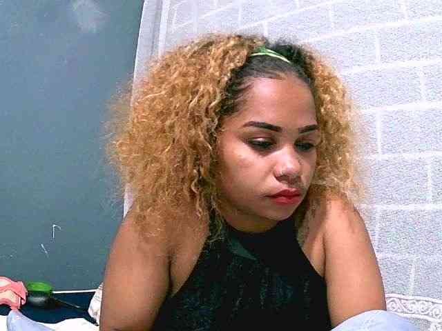 Monica1612 webcam