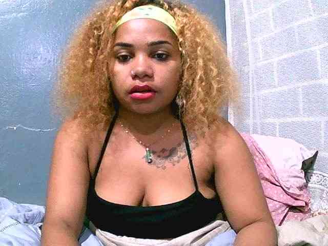Monica1612 webcam