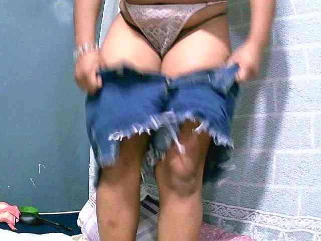 Monica1612 webcam