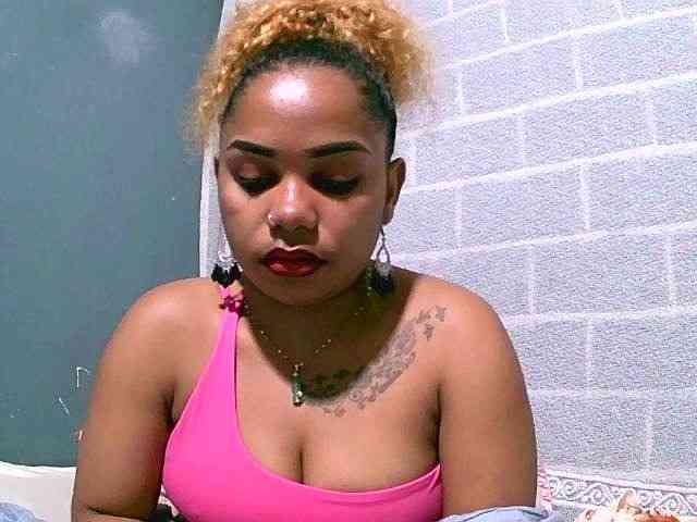 Monica1612 webcam