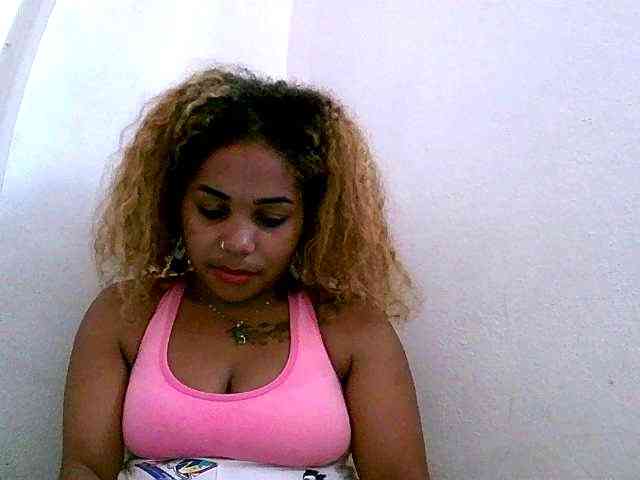 Monica1612 webcam
