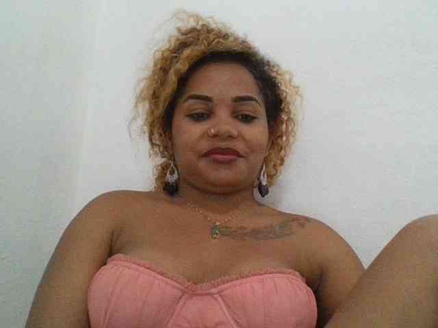 Monica1612 webcam