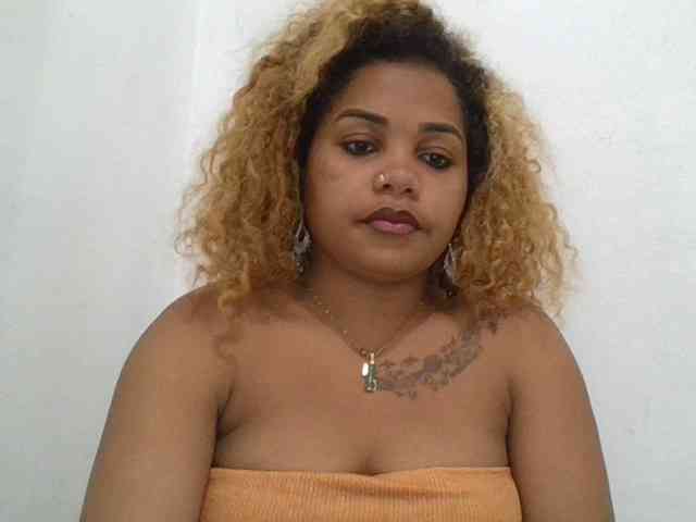 Monica1612 webcam