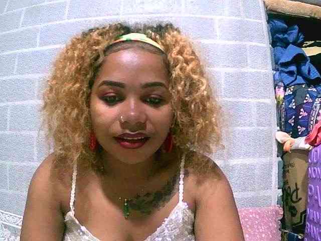 Monica1612's webcam live show