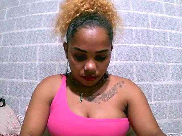 Monica1612 webcam