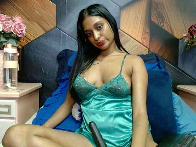 LusciousIndian webcam