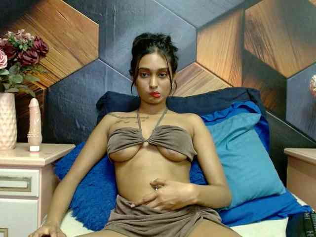 LusciousIndian webcam