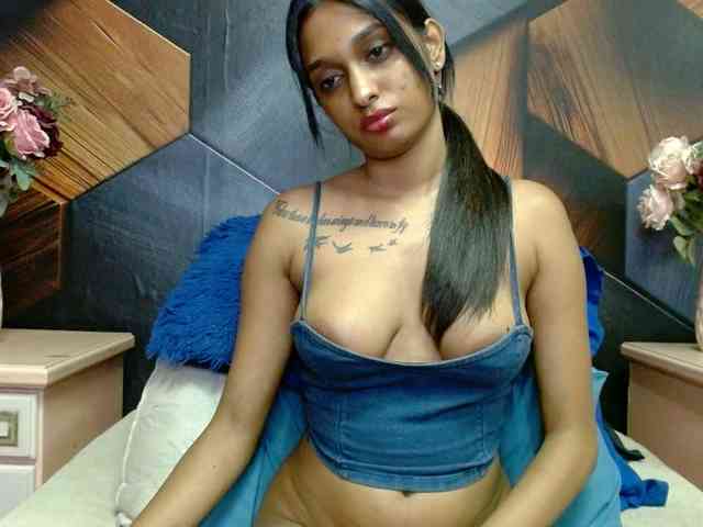 LusciousIndian webcam