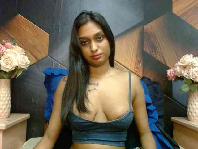 LusciousIndian webcam
