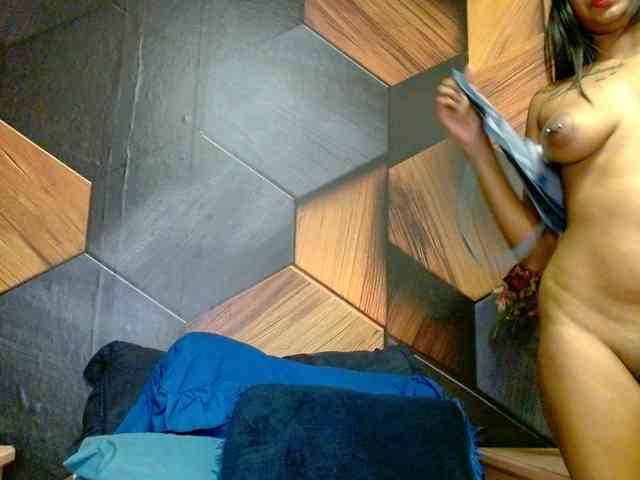 LusciousIndian webcam