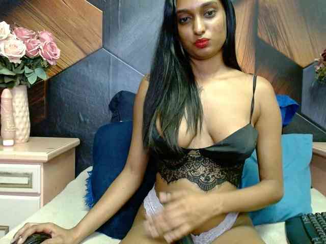 LusciousIndian webcam