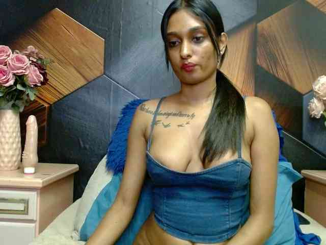 LusciousIndian webcam