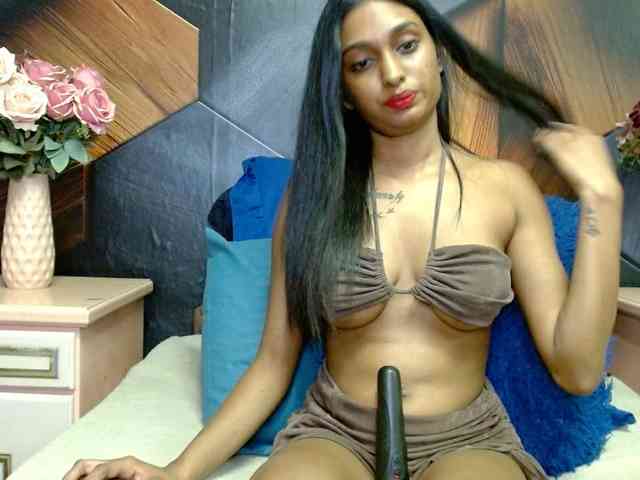 LusciousIndian webcam