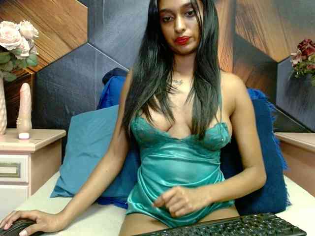 LusciousIndian webcam